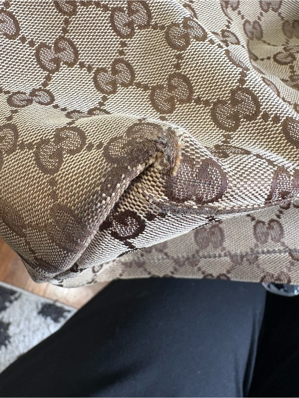 Gucci Beige GG Canvas Tote with Green and Red Web Handles - Picture 5 of 9